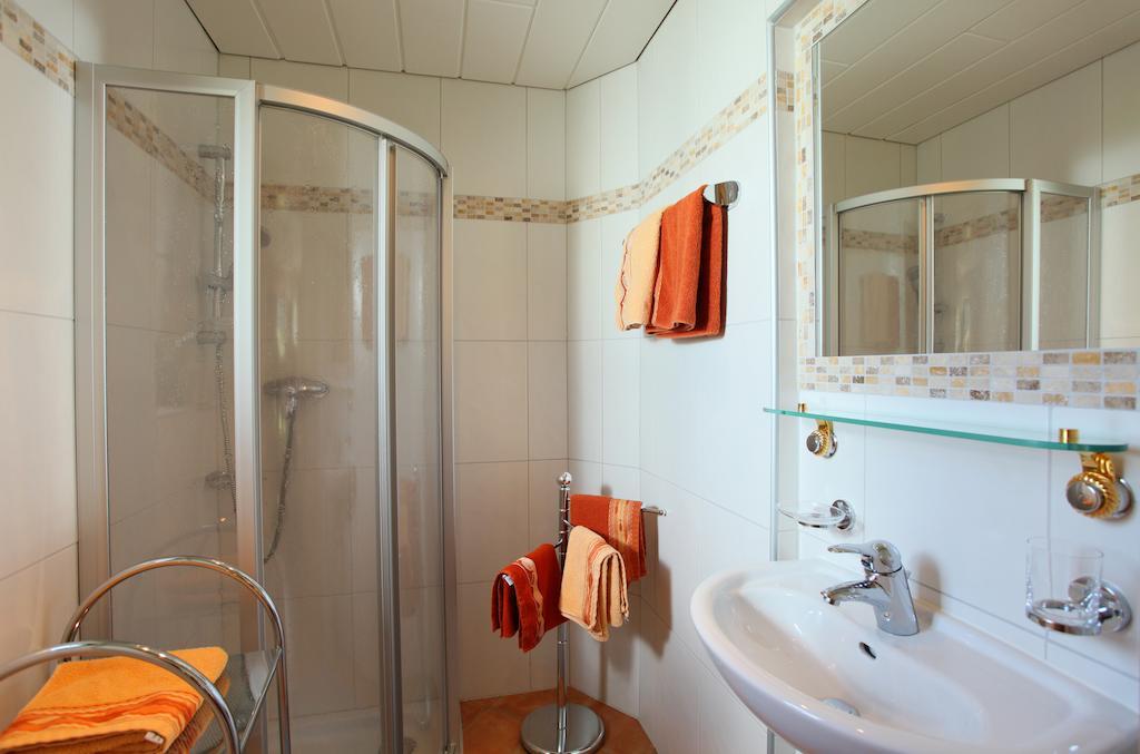 Haus Hirzinger Apartment Brixen im Thale Cameră foto